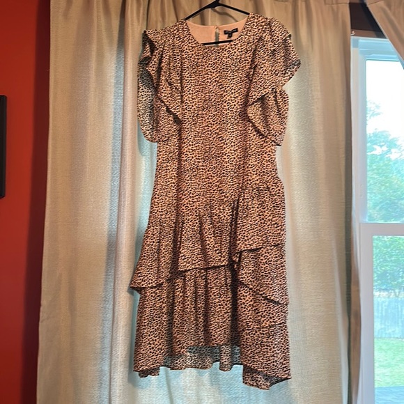 🦇 Who what wear Size small Ruffled animal print dress - Picture 3 of 16